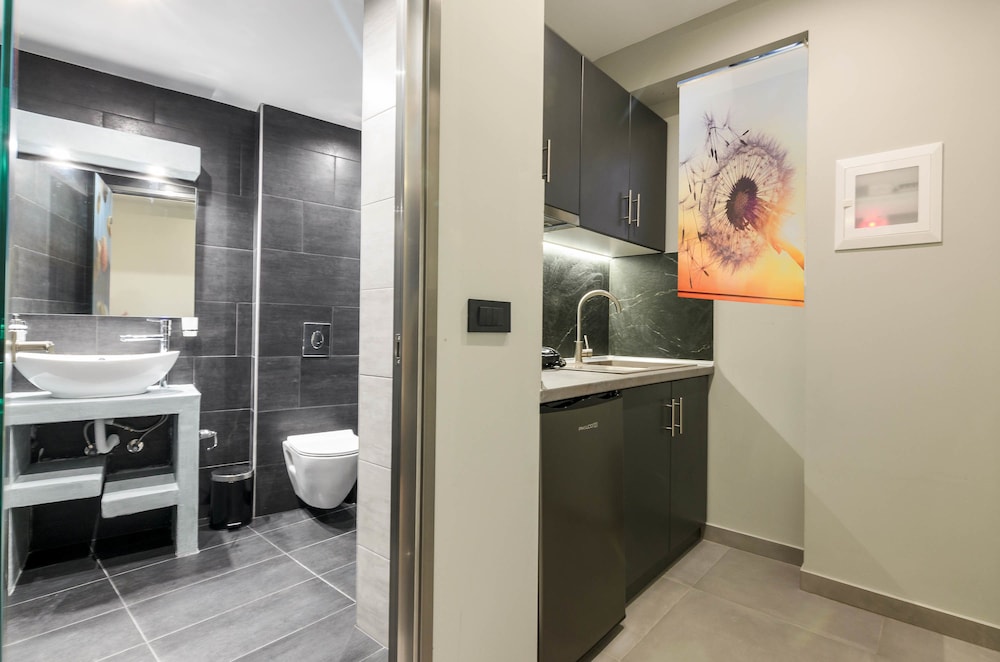 artemis room
