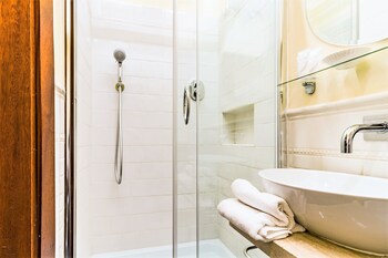 cozy flat near colosseum