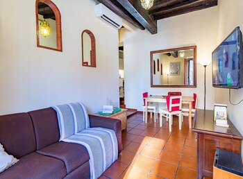 cozy flat near colosseum