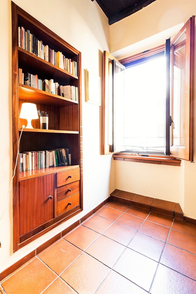 cozy flat near colosseum