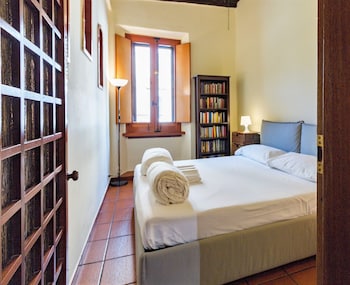 cozy flat near colosseum