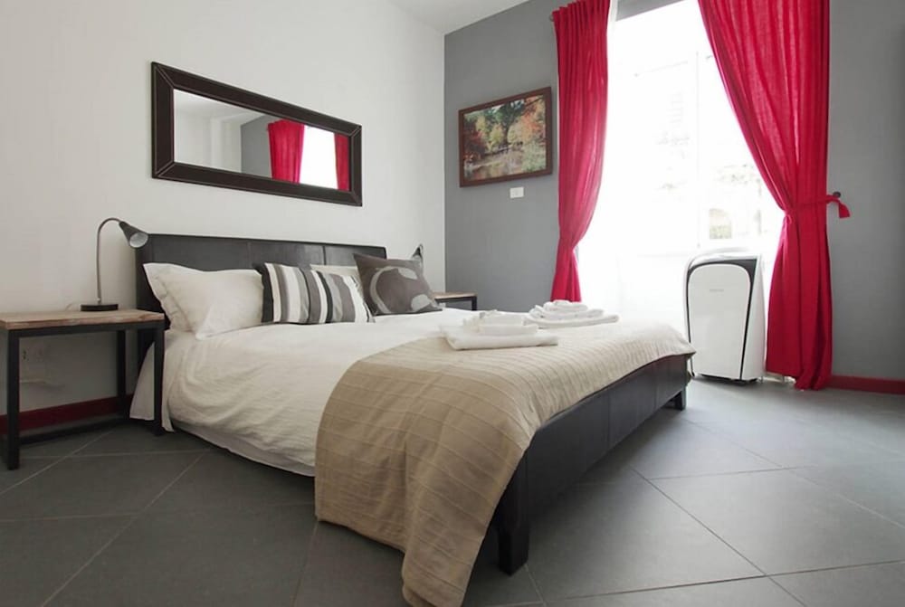 cozy flat near colosseum