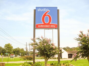 studio 6 luling la