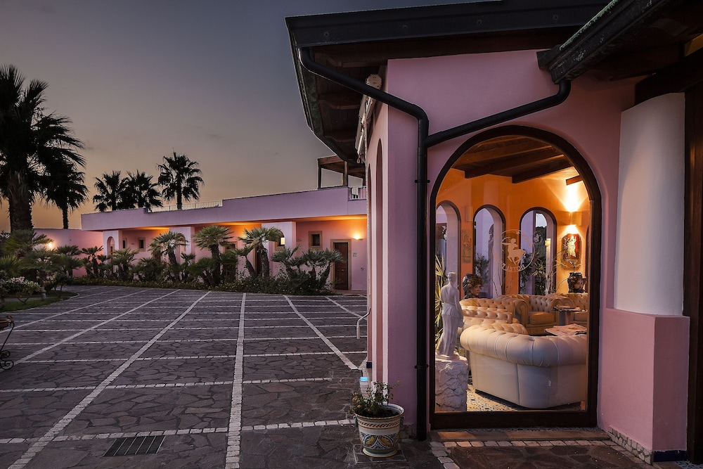 hotel eros
