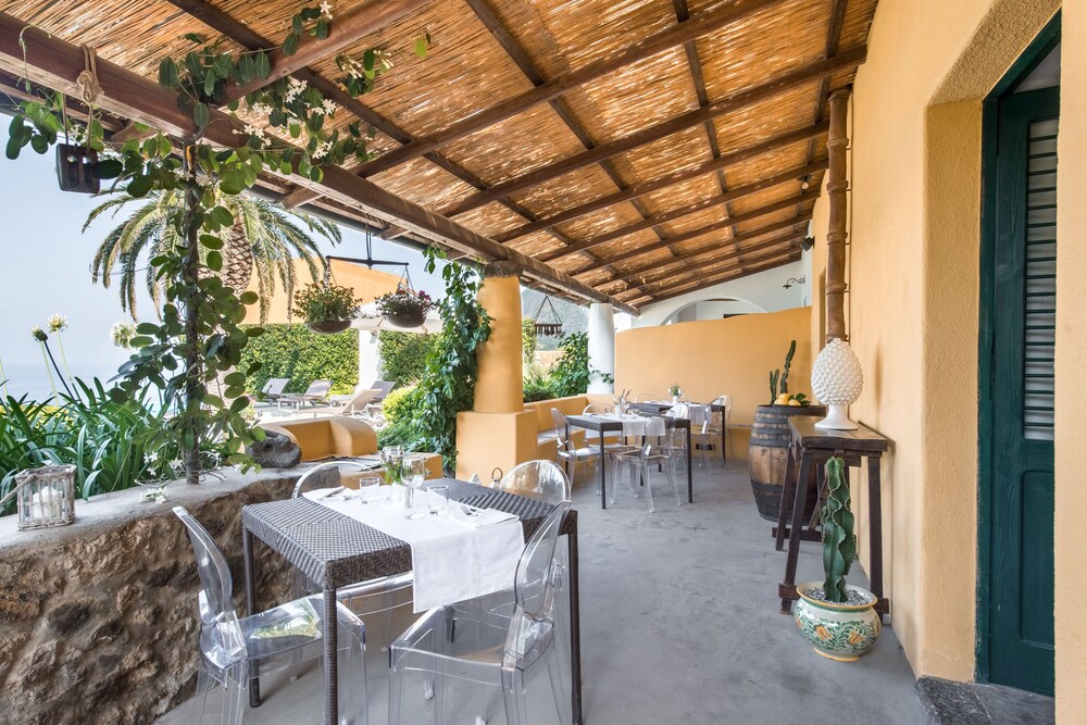 hotel ravesi