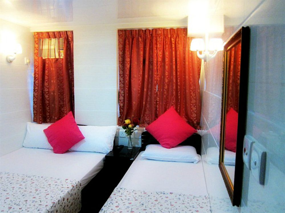 singapore hostel