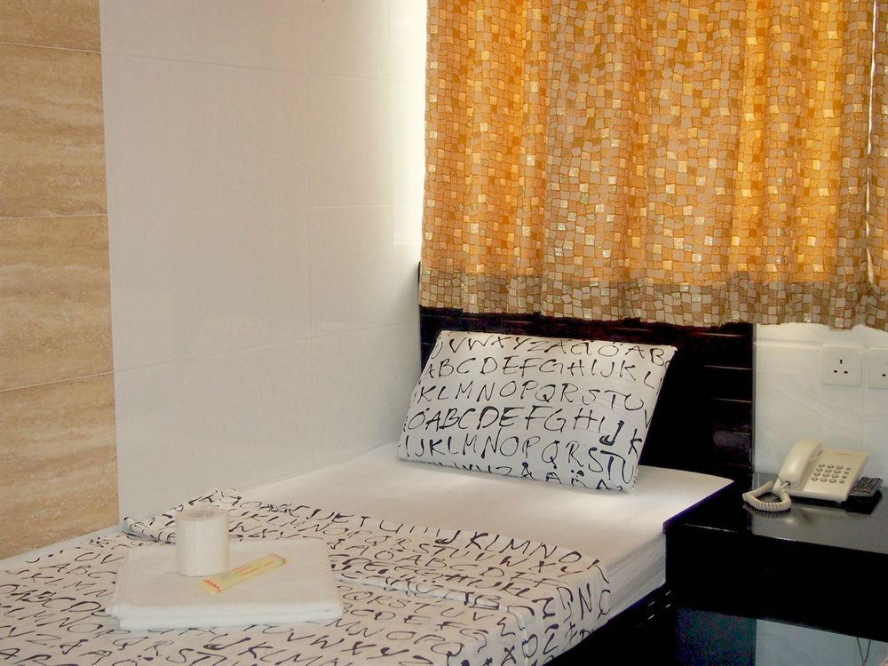 singapore hostel