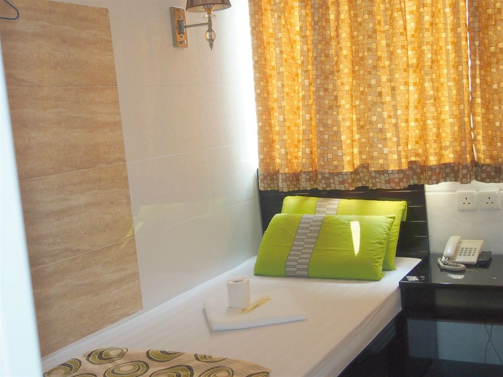 singapore hostel