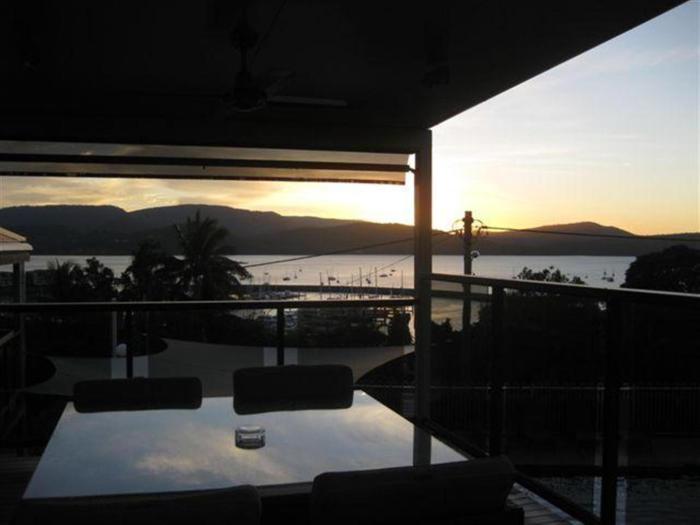 airlie apartments