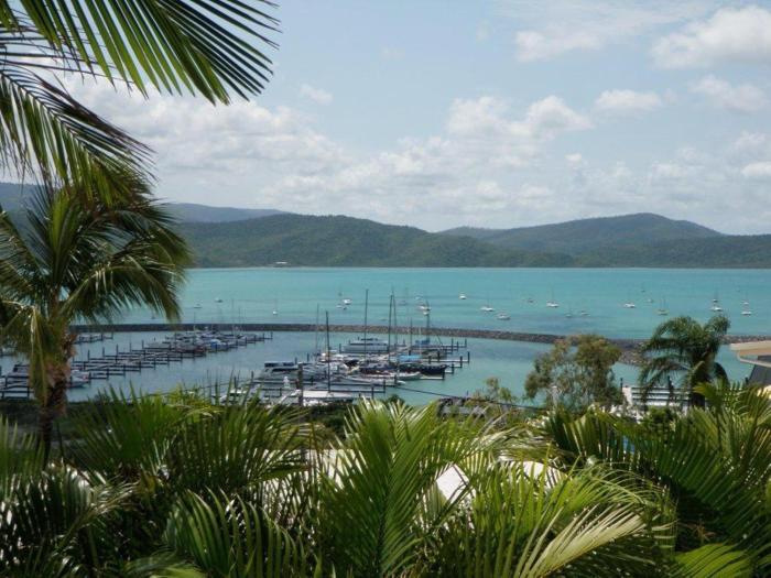 airlie apartments