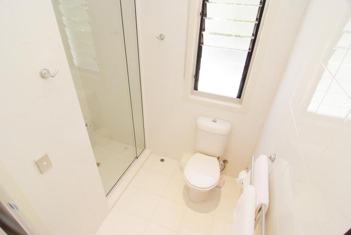 airlie apartments