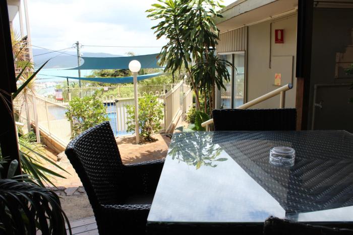 airlie apartments