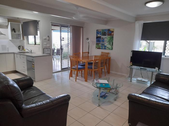 airlie apartments
