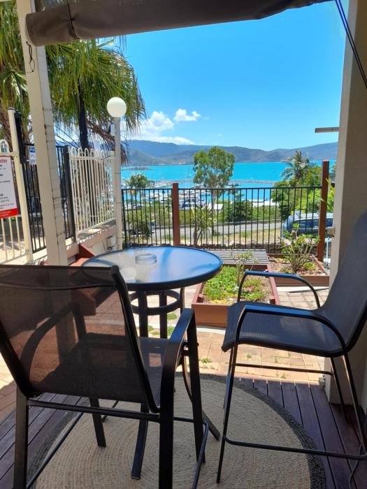 airlie apartments