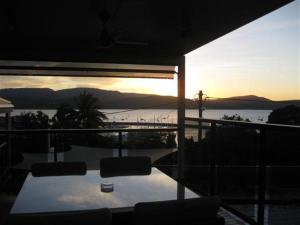 airlie apartments