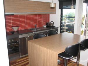 airlie apartments