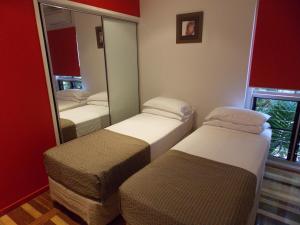 airlie apartments