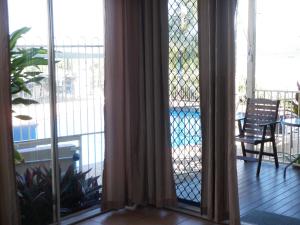 airlie apartments