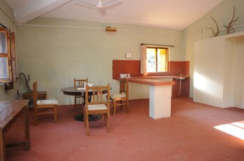 Pugdundee Safaris - Ken River Lodge,Panna>>Khajuraho,3 star