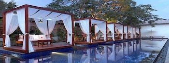 Sinq Party Hotel,Candolim Beach>>Candolim,3.5 star