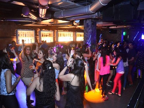 Sinq Party Hotel,Candolim Beach>>Candolim,3.5 star