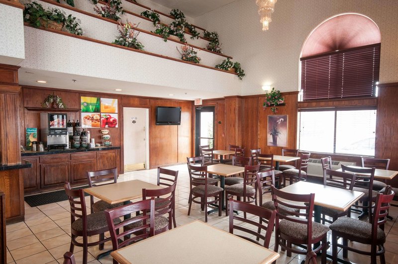 quality suites albuquerque airport