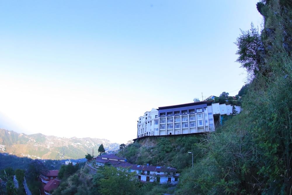 the solitaire resort by lawrence hotels