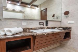 the solitaire resort by lawrence hotels