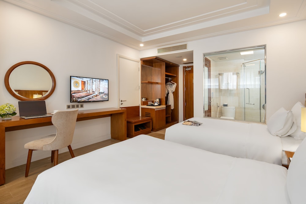 paris deli danang beach hotel