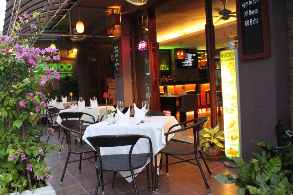 Hemingway's Hotel Phuket,Kathu>>Karon Beach,3 star