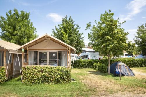 hu roma camping in town