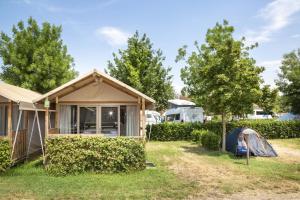 hu roma camping in town