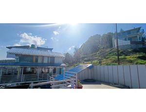 snow view luxury homes