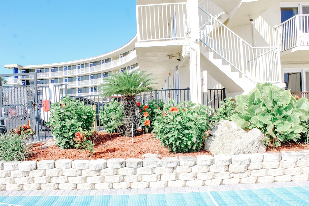 outrigger beach club resort