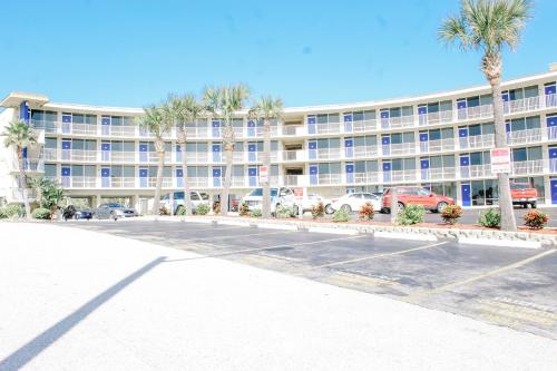 outrigger beach club resort