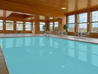 super 8 by wyndham hudson