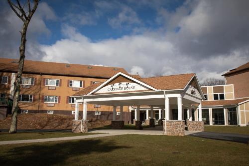 carriage house country club
