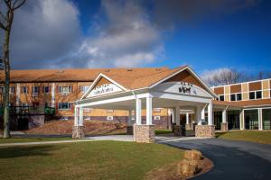 carriage house country club