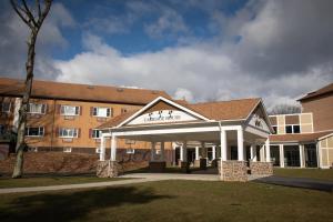 carriage house country club