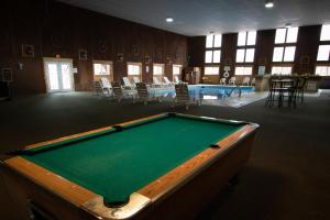 carriage house country club