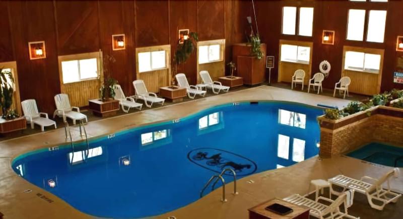 carriage house country club
