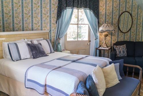 the mulberry inn