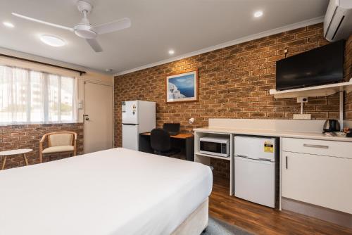 sunshine coast airport motel