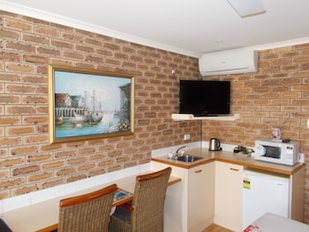 sunshine coast airport motel