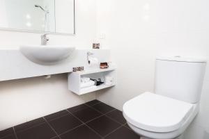 st ives motel apartments