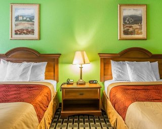 Econo Lodge,Near Wwii Flight Training Museum,2 star