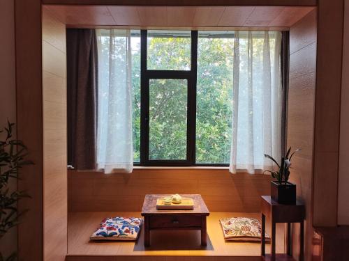 xian travelling with hostel zhu que men