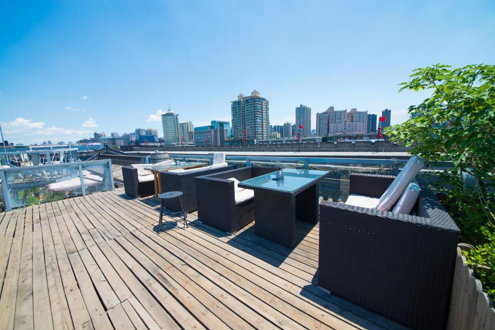 xian travelling with hostel zhu que men