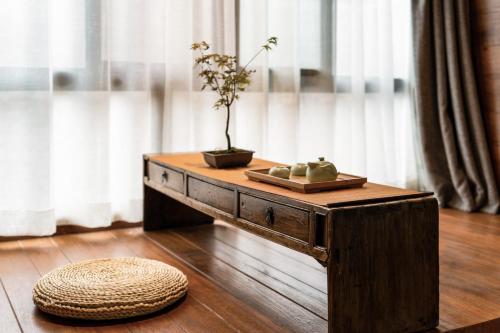 xian travelling with hostel zhu que men