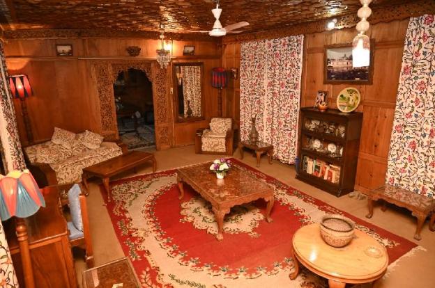 kings houseboats
